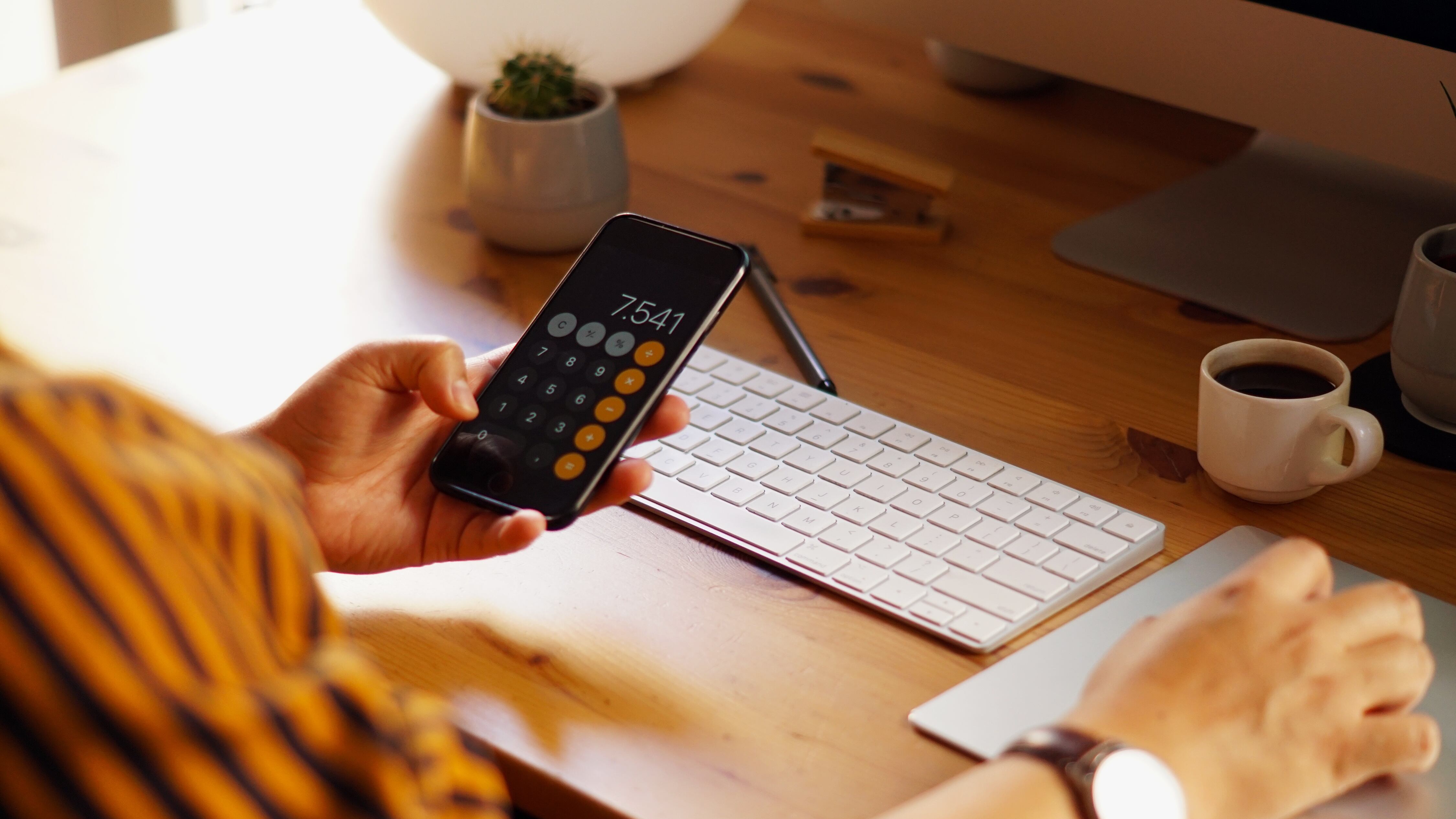 Los meses sin intereses son una opción de pago cuando no dispones del dinero necesario para hacer una compra en el momento. Sin embargo, es importante entender cómo funciona este beneficio. Foto: Freepik.