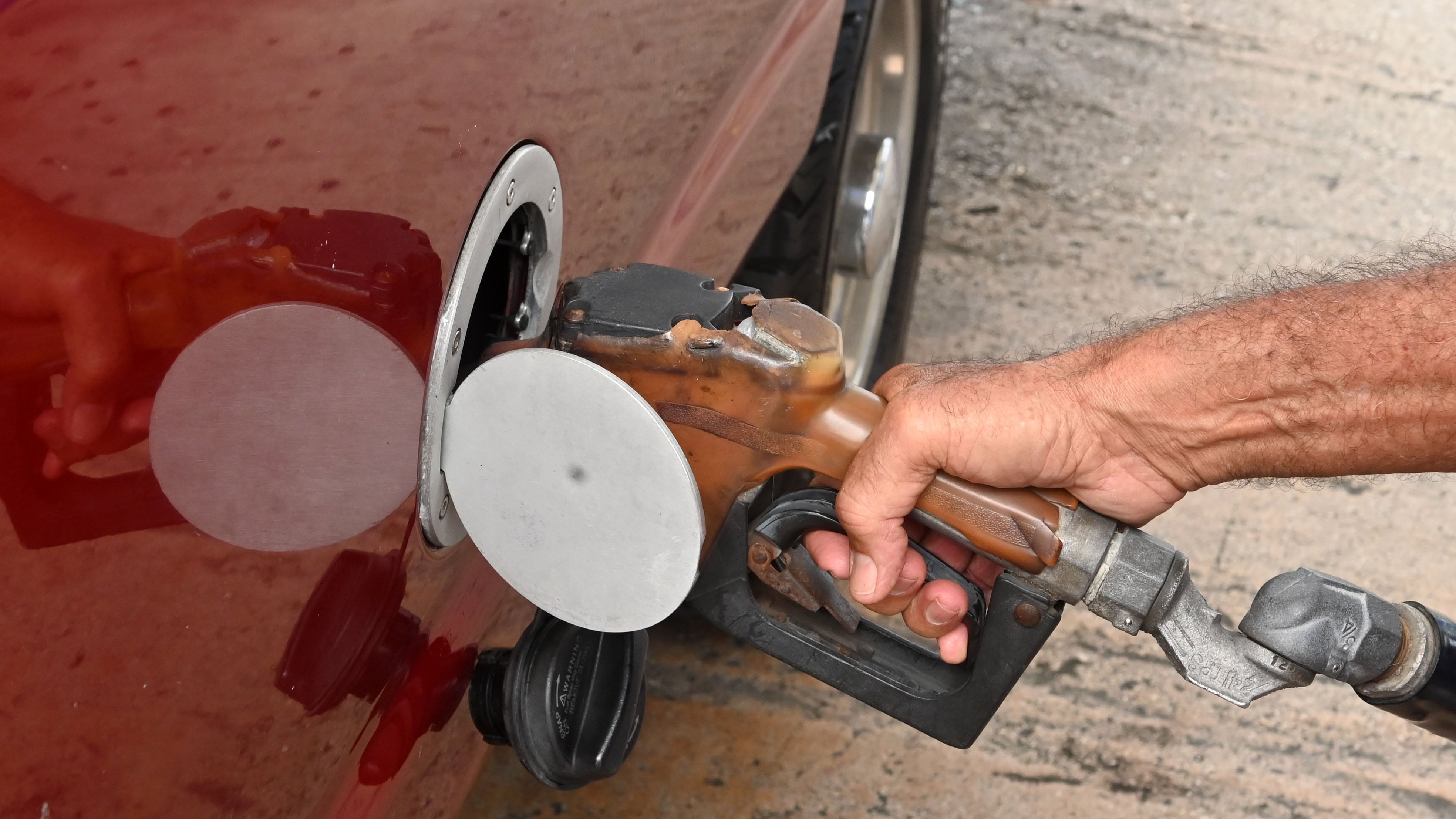 Altos precios de gasolina.