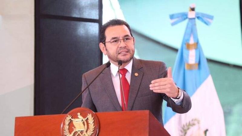 Kaibil retirado exige al Ejército una disculpa por otorgar reconocimiento al presidente
