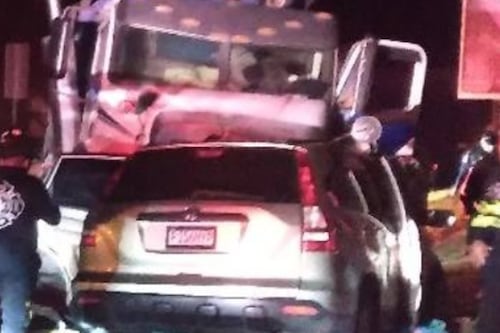 Ruta Interamericana: conductora muere y varios acompañantes resultan heridos