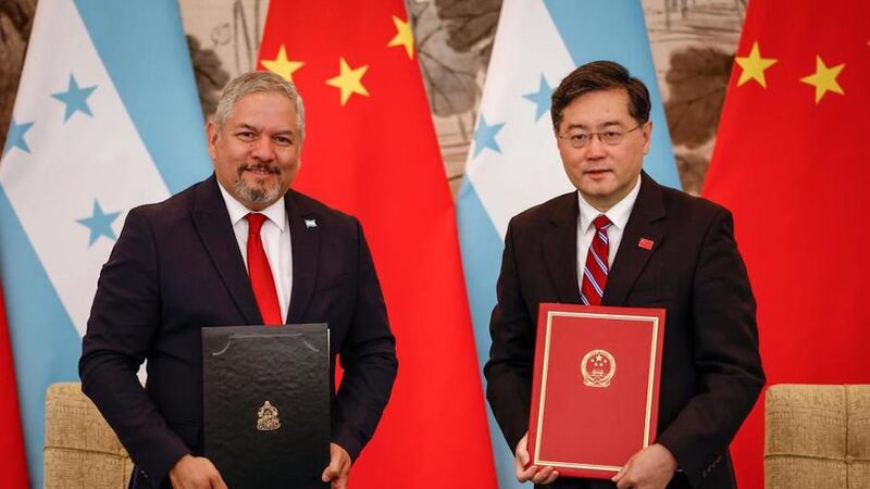 Honduras abre su embajada en China tras romper relaciones con Taiwán
