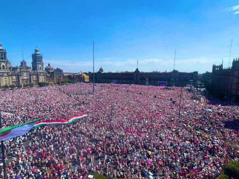 "#MiVotoNoSeToca": Miles protestan en el Zócalo de México