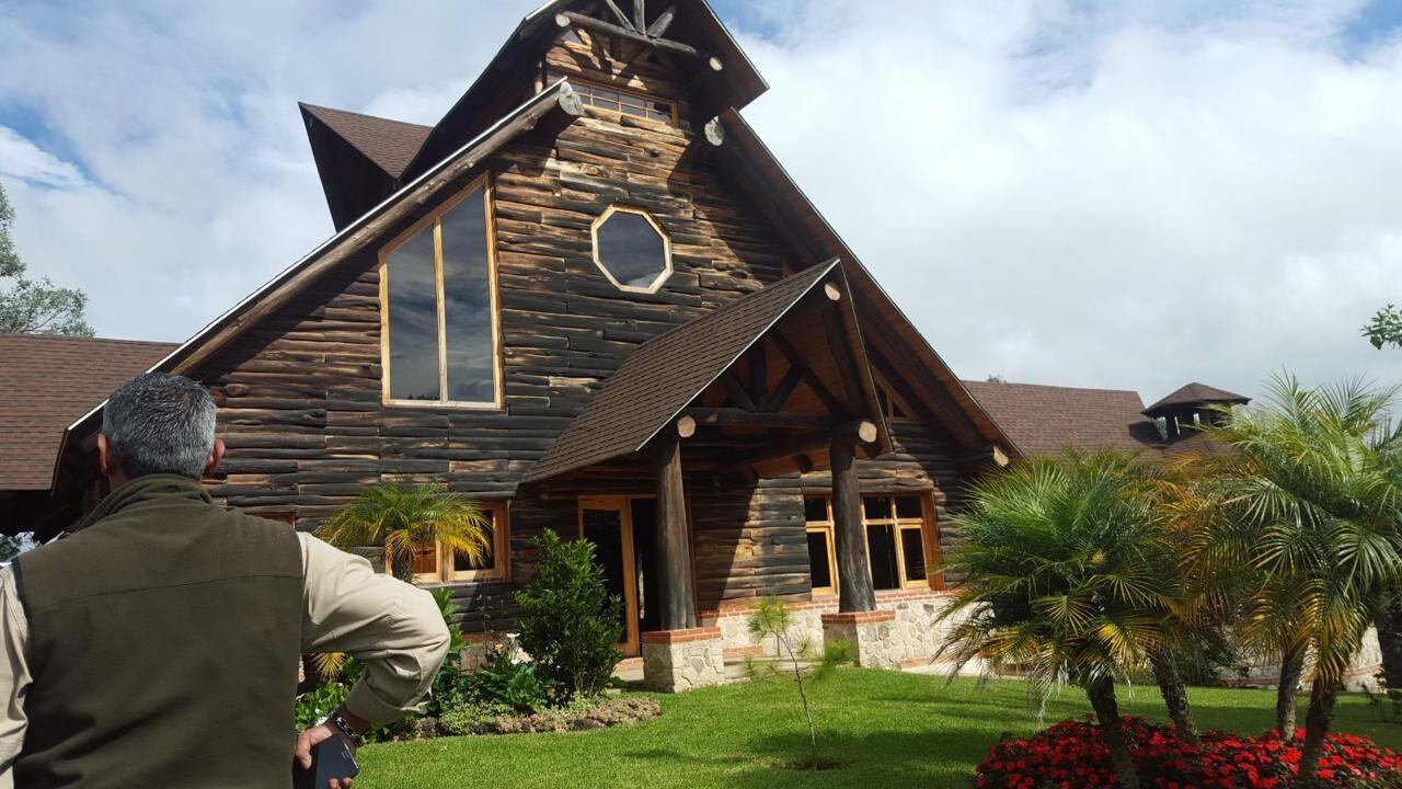 La Unidad de Extinción de Dominio entrega a la Senabed inmueble vinculado a Otto Pérez Molina.