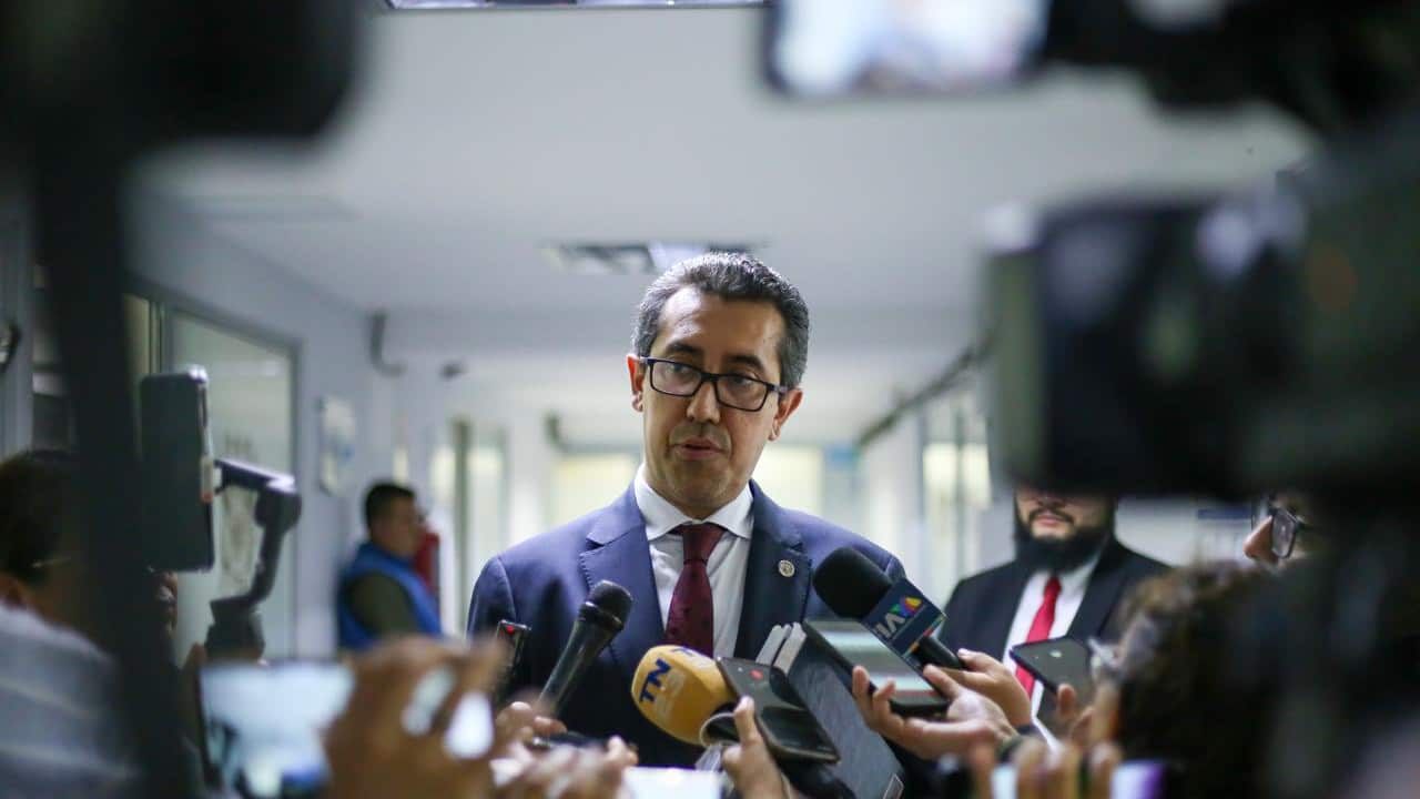 El ministro de Finanzas, Jonathan Menkos, detalló que la no aprobación de la ampliación afectaría varios proyectos. Foto Minfin