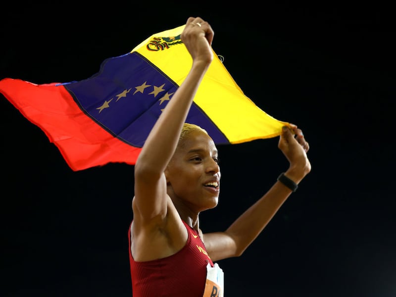 ¡Orgullo latino! Yulimar Rojas gana su cuarto oro mundial en triple salto