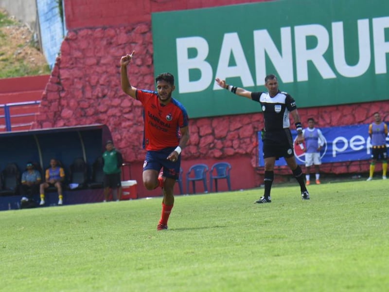 Municipal triunfa gracias a un gol de Rudy Barrientos