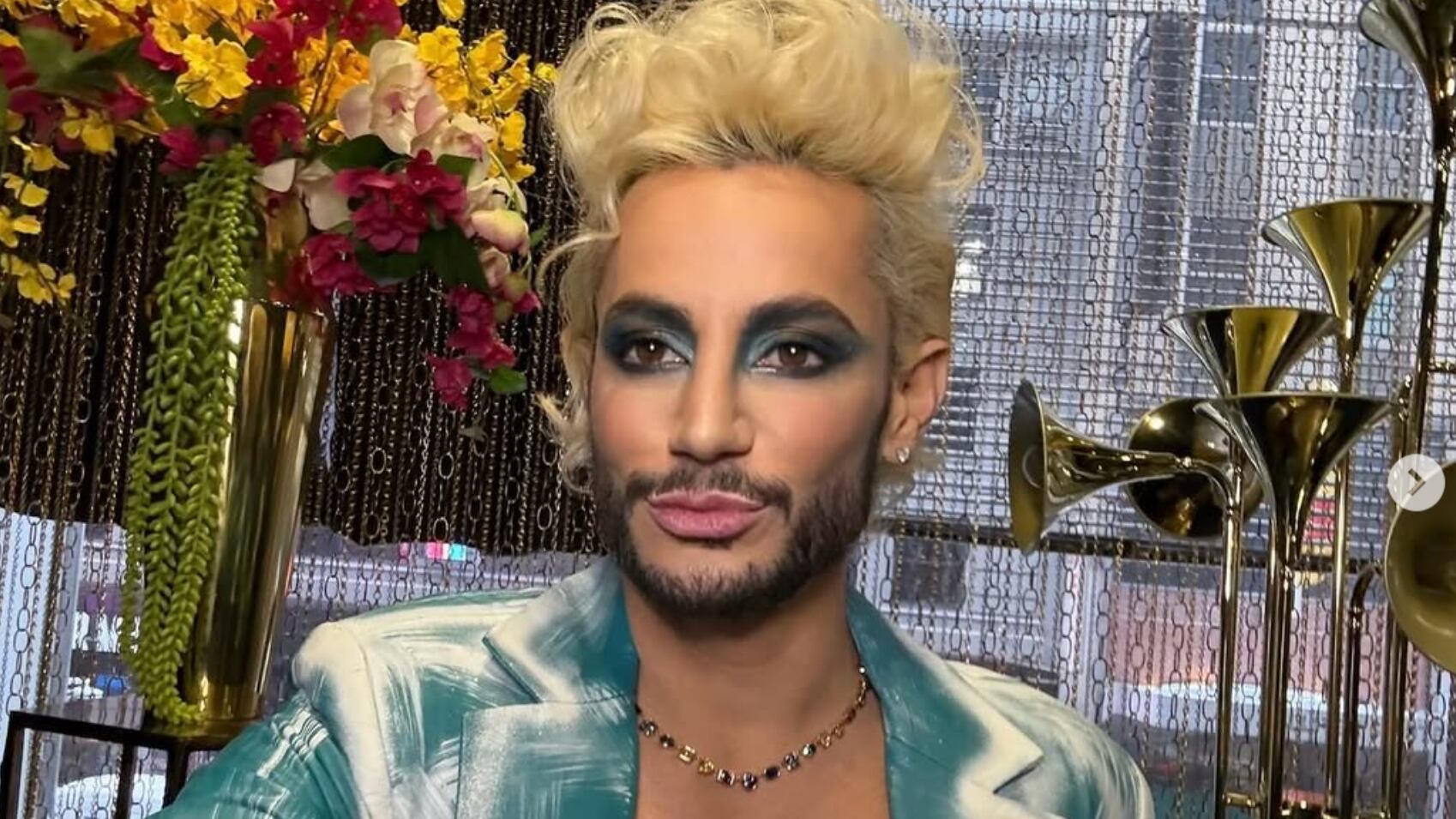 También está dedicado al mundo del espectáculo