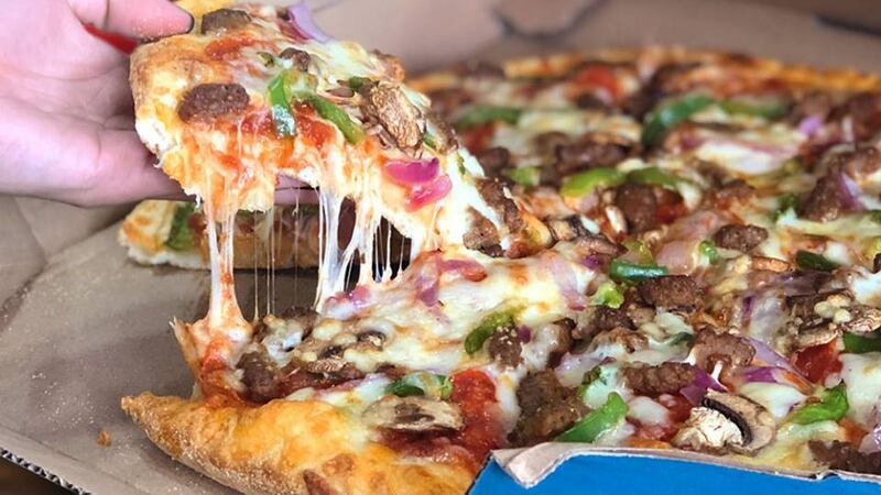 Restaurantes suspenden servicio en mesas por Coronavirus