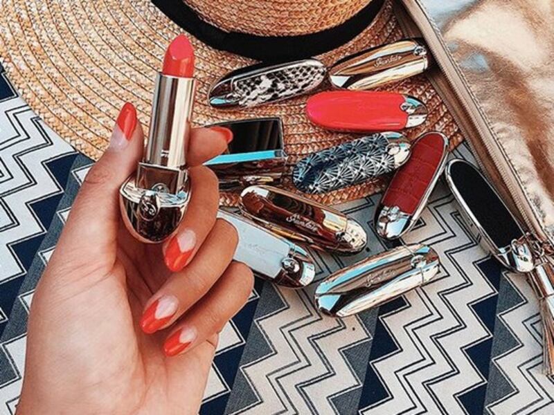 Con Rouge G puedes personalizar tu barra de labios según tu estilo