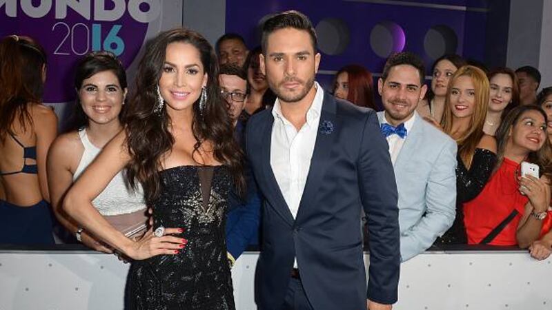 Candente video de Carmen Villalobos y su novio enciende las redes