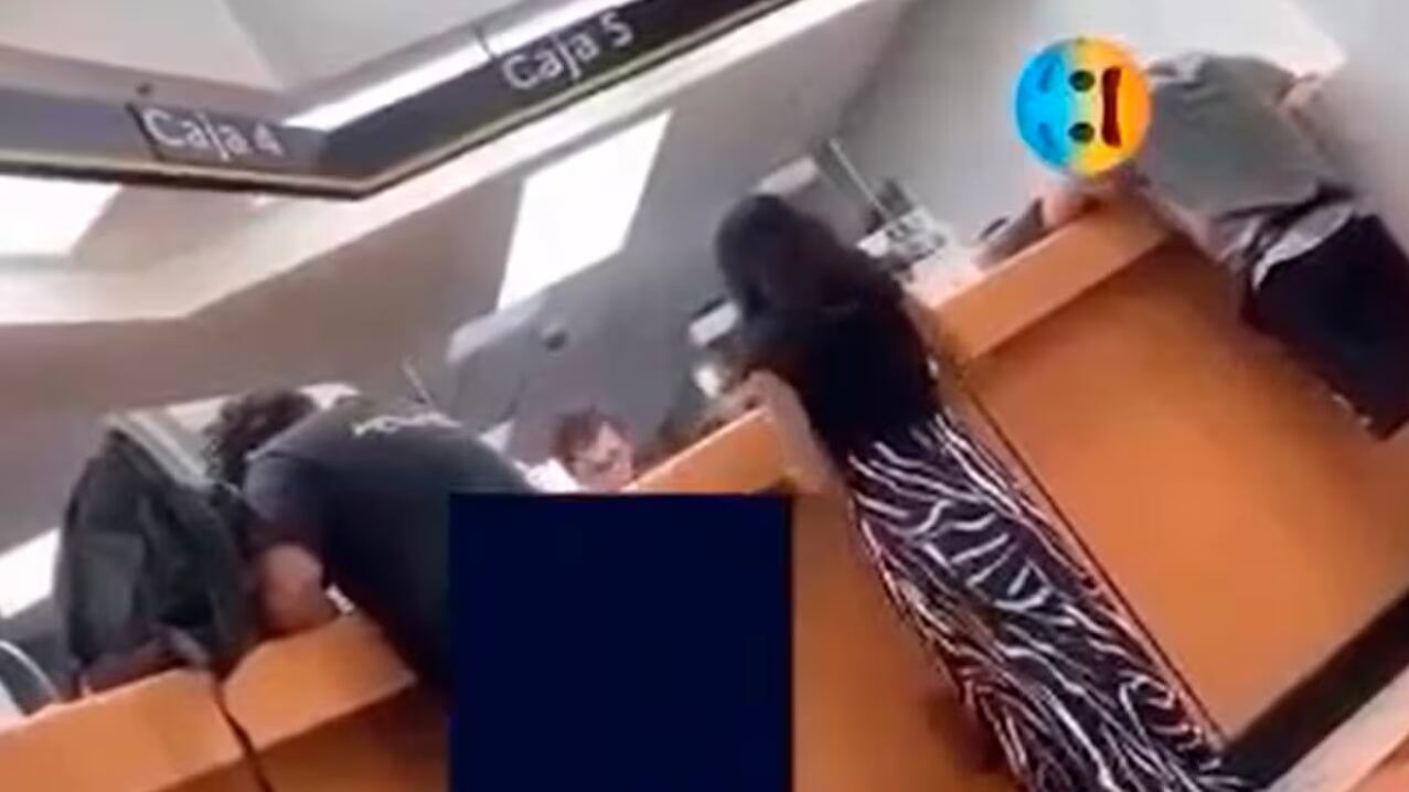 VIDEO. “Esposa de Jesús de Nazaret” exige miles de dólares a un banco en El Salvador