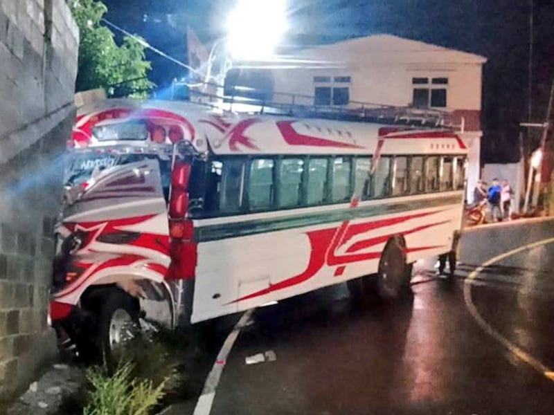 Accidente de autobús en Villa Canales deja 15 heridos este martes