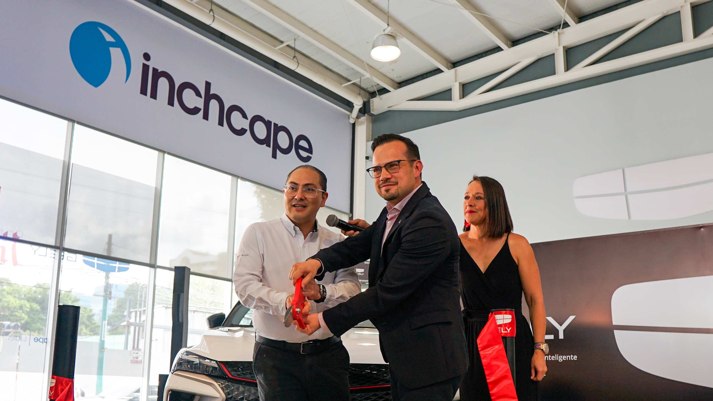 Inchcape celebra aniversario de Geely con una segunda sala de ventas