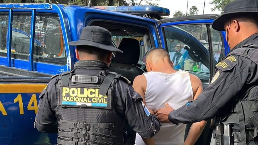 Tras operativos en el estadio las autoridades llevaron a cabo la captura. Foto: PNC