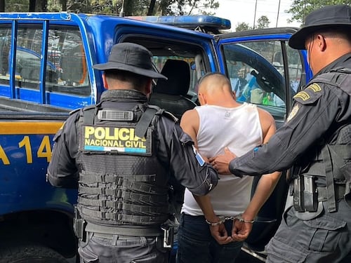 Capturan a hombre con orden de aprehensión en el estadio El Trébol