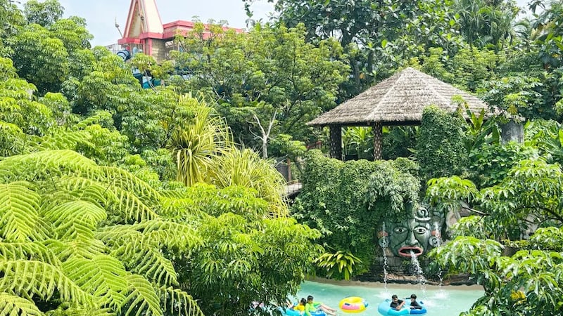 El parque acuático Xocomil ofrece un entorno exuberante y está en constante crecimiento. Una ampliación de 80 millones de dólares incorporará más de una docena de nuevos toboganes. Foto IAPAA.