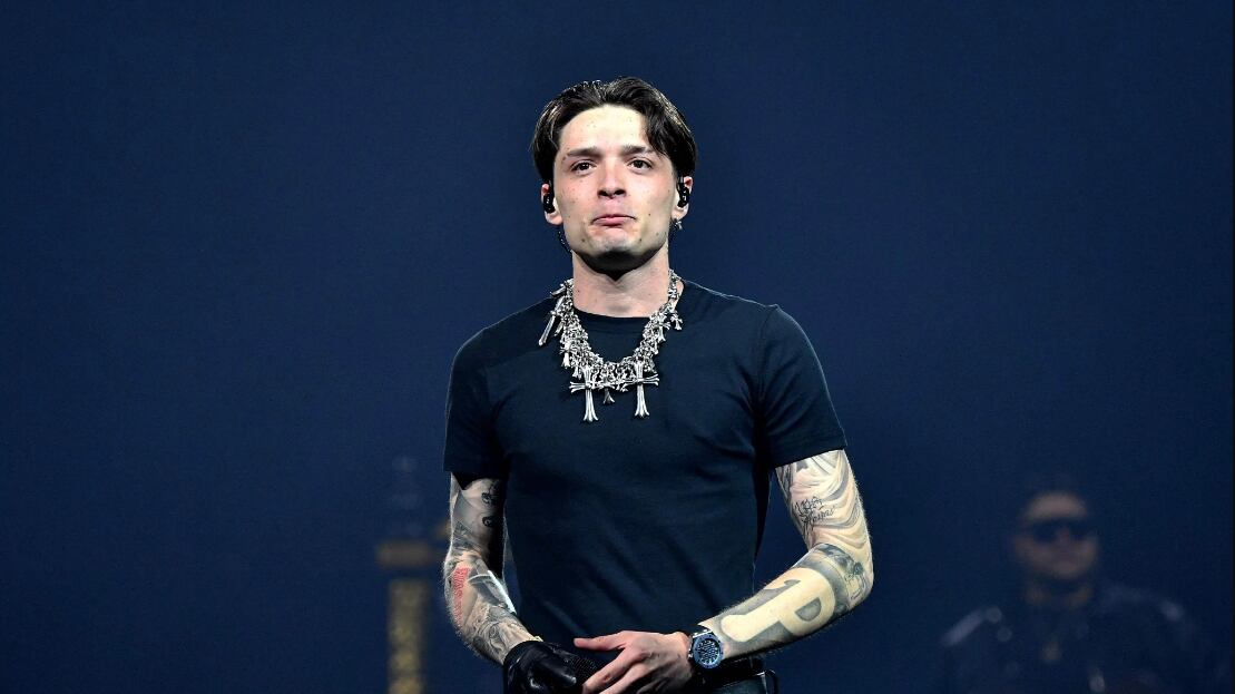 Peso Pluma confirma romance con un emotivo mensaje “Me derrito por ti”