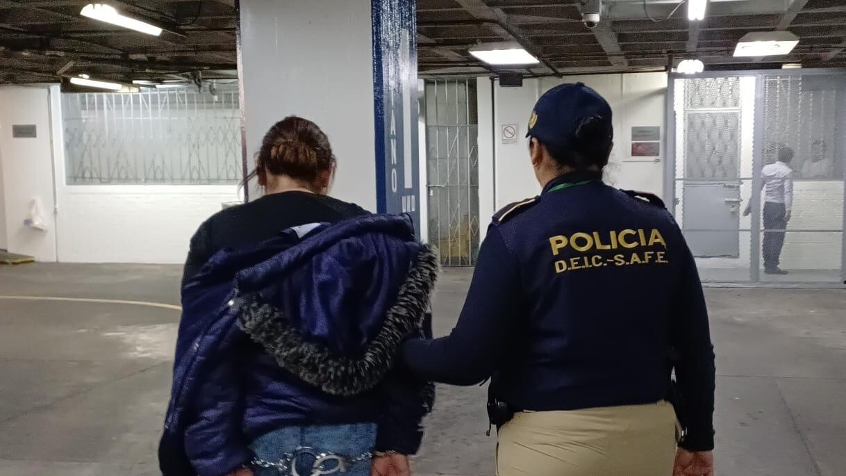 En las oficinas del Instituto Guatemalteco de Migración en la FAG, zona 13 fue capturada. Foto: PNC