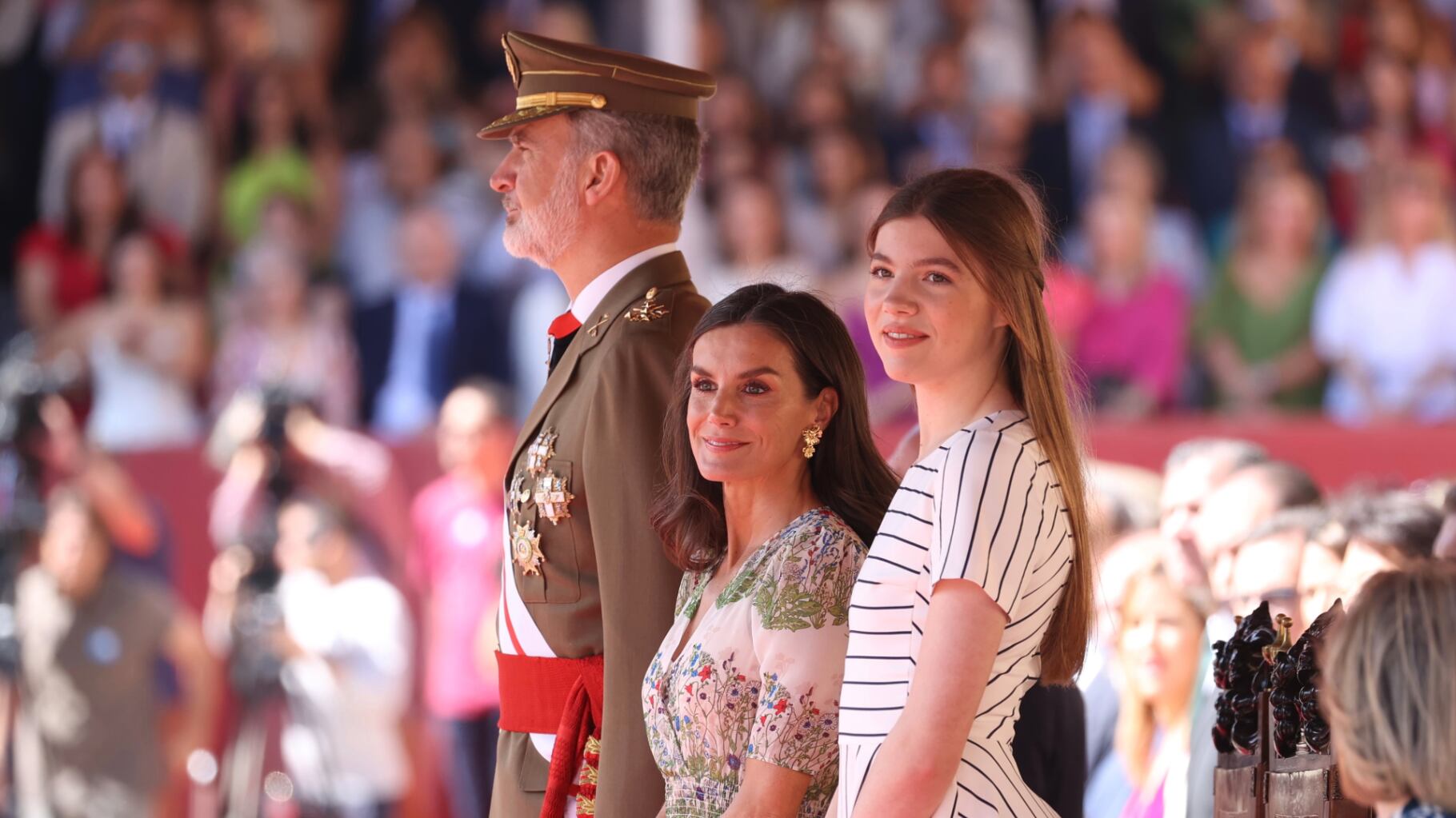 La reina Letizia en un evento con su familia
