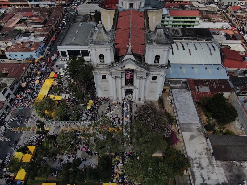 Imágenes aéreas de la procesión de Jesús Nazareno del Consuelo