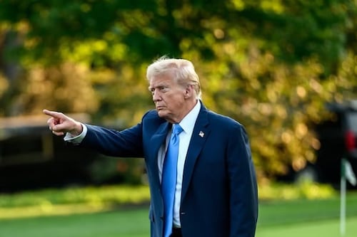 Trump amenaza con acciones legales tras broma en los Premios Grammy 2026