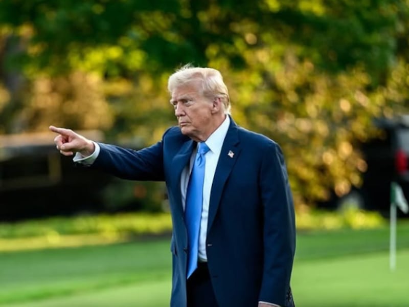 Trump amenaza con acciones legales tras broma en los Premios Grammy 2026