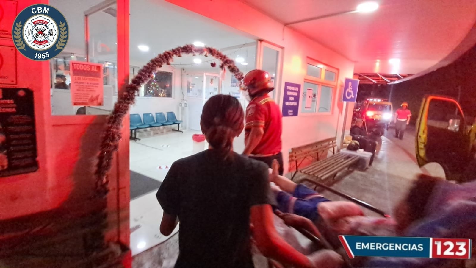 El menor fue trasladado a un centro asistencial. Foto: CBM