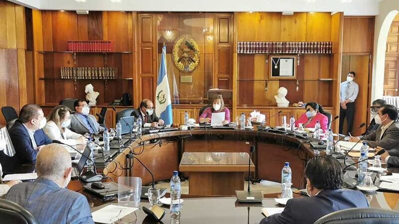 Magistradas de la CSJ instan a diputados a elegir a sus sucesores