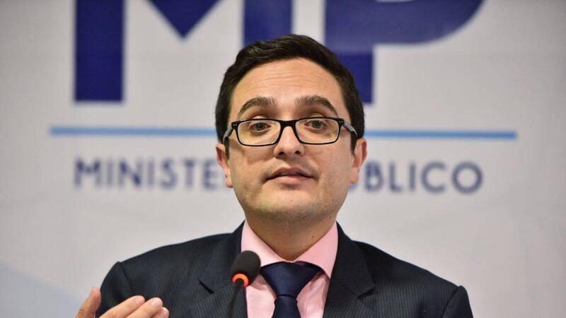 Fiscal general destituye a Juan Francisco Sandoval