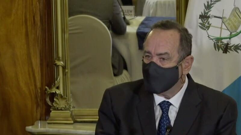 Giammattei arremete de nuevo contra Covax: "Un mecanismo que sigue sin funcionar"