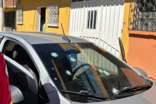 Disparan contra padre e hijo tras intento de asalto de su carro en La Florida