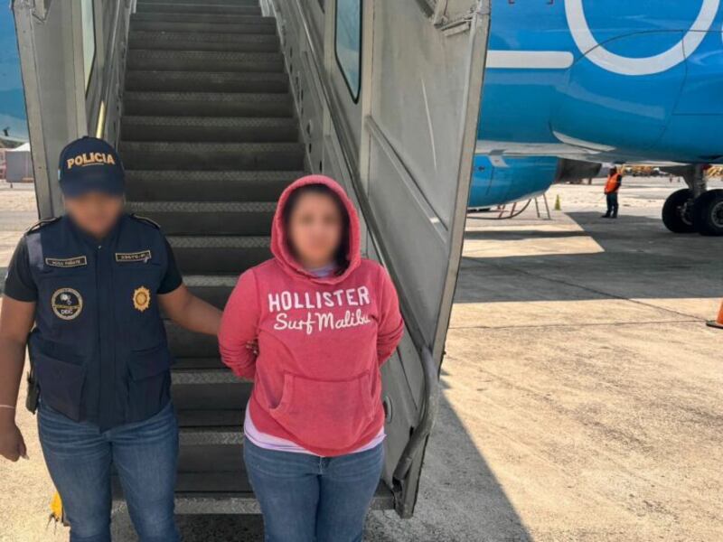 Mujer pretendía viajar ilegalmente a Estados Unidos pero era buscada desde el 2018 por estafa en Jutiapa