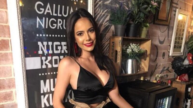 La exMiss Mundo Guatemala 2018 se deja ver desde la cama en una ardiente y sexy pijama