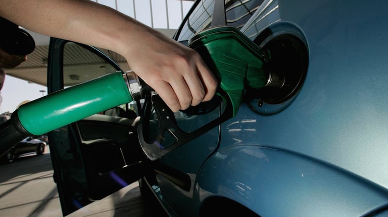 Los costos del combustible continúan siendo elevados a pesar de la reducción en los valores internacionales del petróleo