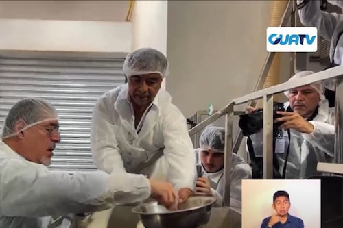 Arévalo retoma actividades en la provincia en la moderna planta de cacao del Valle del Polochic