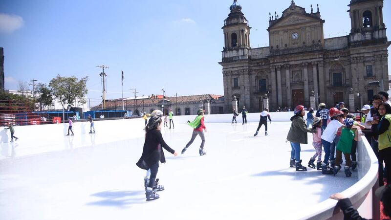 Naviesferas y realidad virtual en el Festival Navideño del Paseo de la Sexta