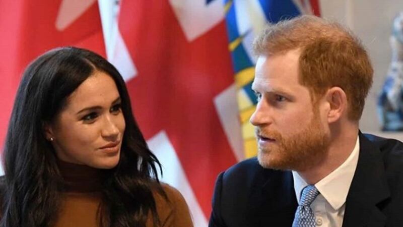 FOTO. Joven le pide disculpas al príncipe Harry por abrazar a Meghan Markle