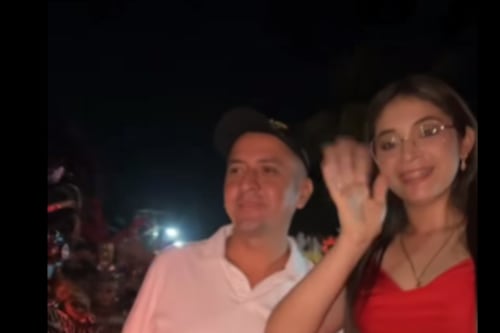 El último video del alcalde de Masagua: así celebraba en desfile navideño antes de ser asesinado