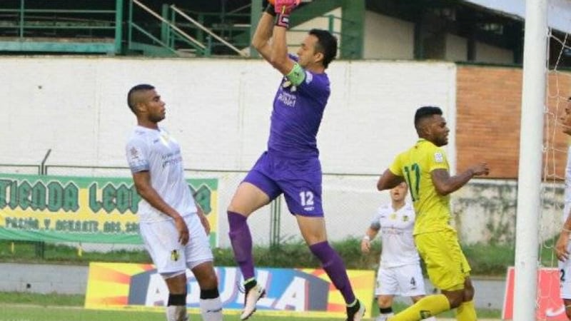 Ricardo Jerez cae en su primer partido de la eLiga Dimayor de FIFA 20