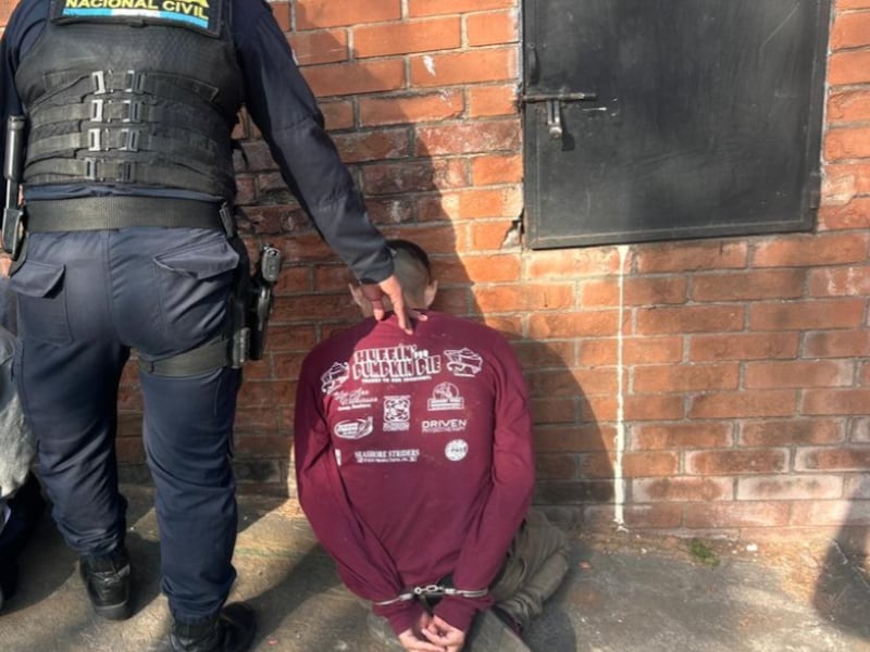 Frustran ataque armado en zona 16: capturan a joven y remiten a menor