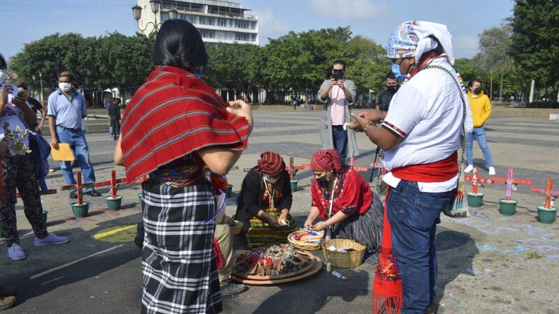 Con ceremonia maya rinden homenaje al guía espiritual Domingo Choc