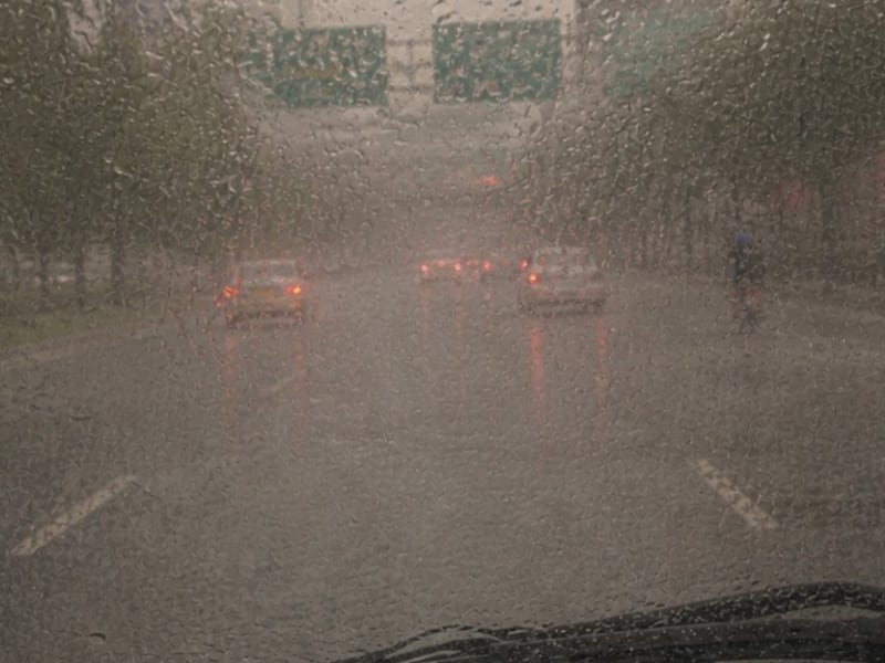 Lluvias complican el tránsito en principales rutas de la capital