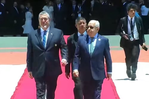 Bernardo Arévalo presencia investidura de Laura Fernández en el Estadio Nacional de Costa Rica