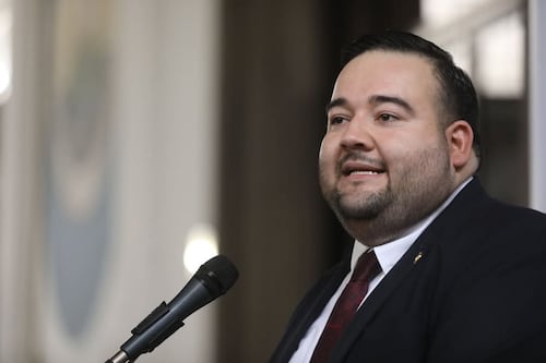 Multas de Q500 mil y prisión: la iniciativa de ley para sancionar contenido falso creado con IA