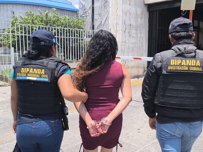 Llegó a visitar a su hermana a la cárcel y es capturada por extorsión