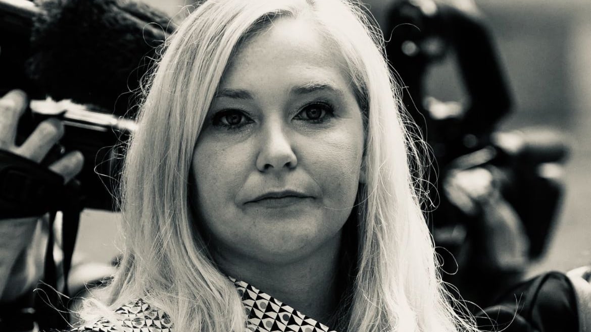 Virginia Giuffre, la mujer que denunció a Jeffrey Epstein y al príncipe Andrés, fue hallada muerta. Su familia afirma que fue un suicidio