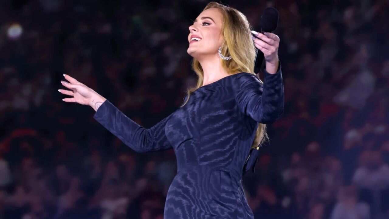 La cantante británica ya habría firmado el contrato para presentarse en el show de medio tiempo del Super Bowl 2026.