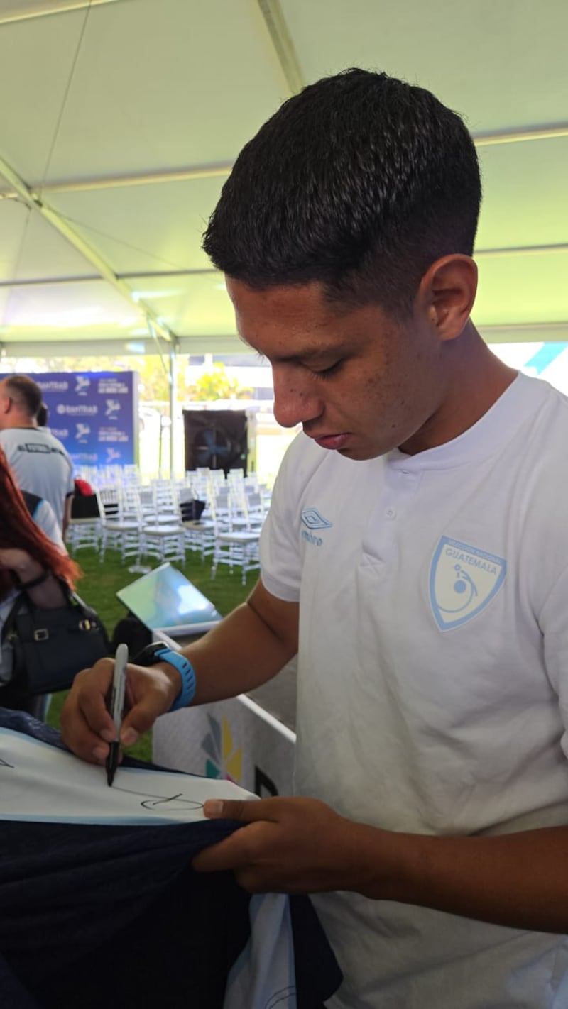 Óscar Castellanos, defensor de la Selección de Guatemala. Foto: Stanley Herrarte