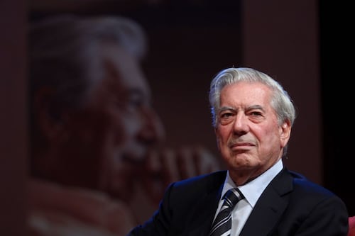 Mario Vargas Llosa fallece a los 89 años dejando un legado literario que marcó generaciones