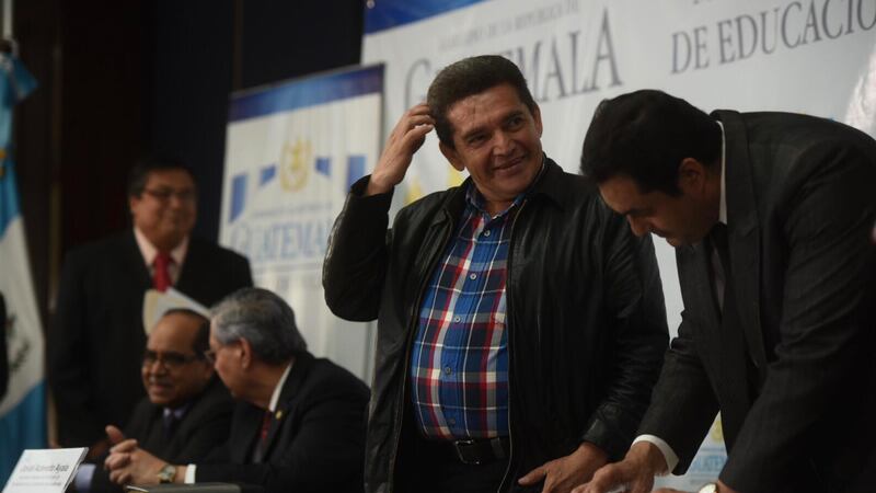 Ministerio de Educación suscribe pacto colectivo con Joviel Acevedo